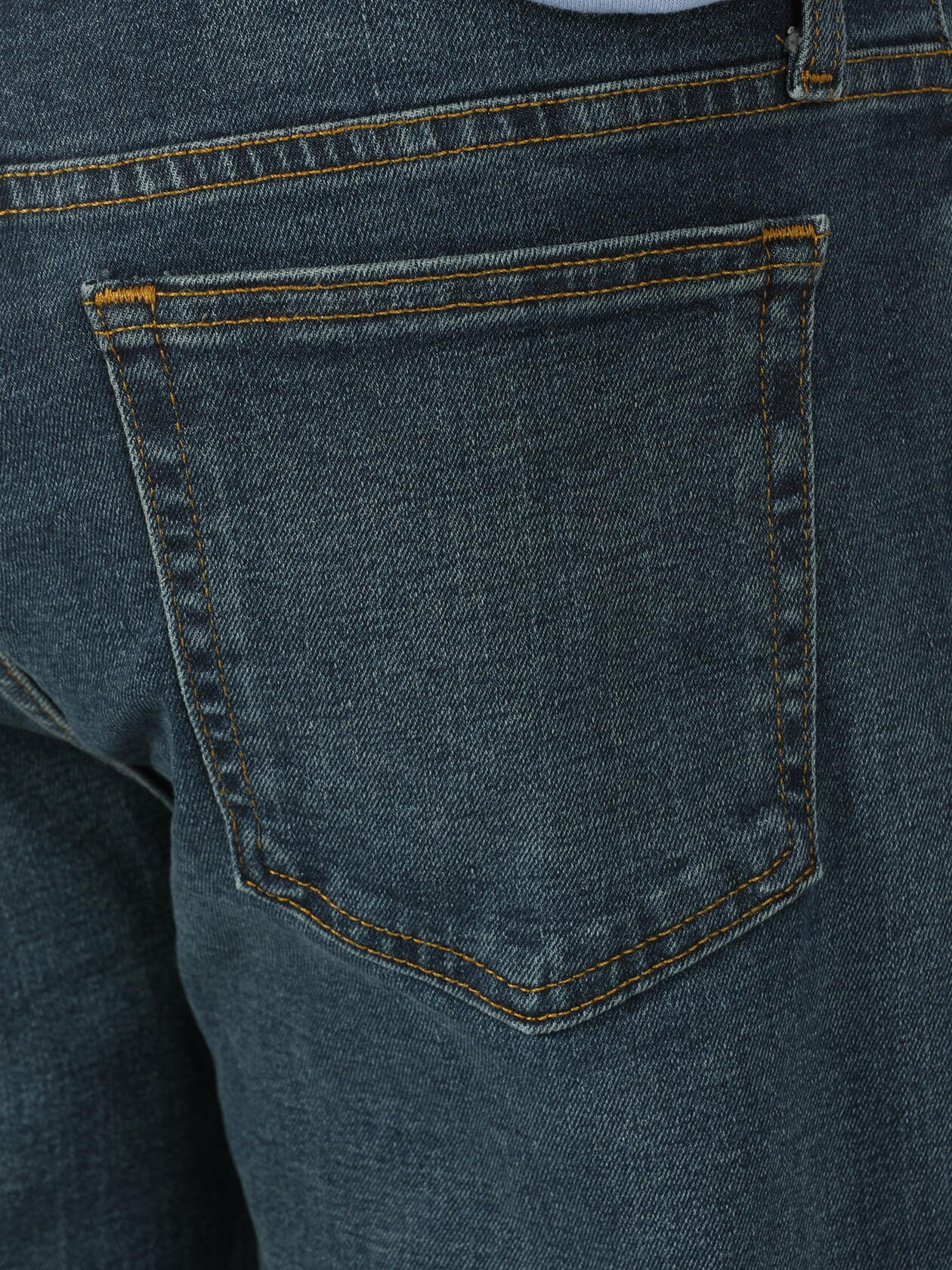 George Mens and Big Mens Athletic Fit Jeans Mdwash Size 32x32