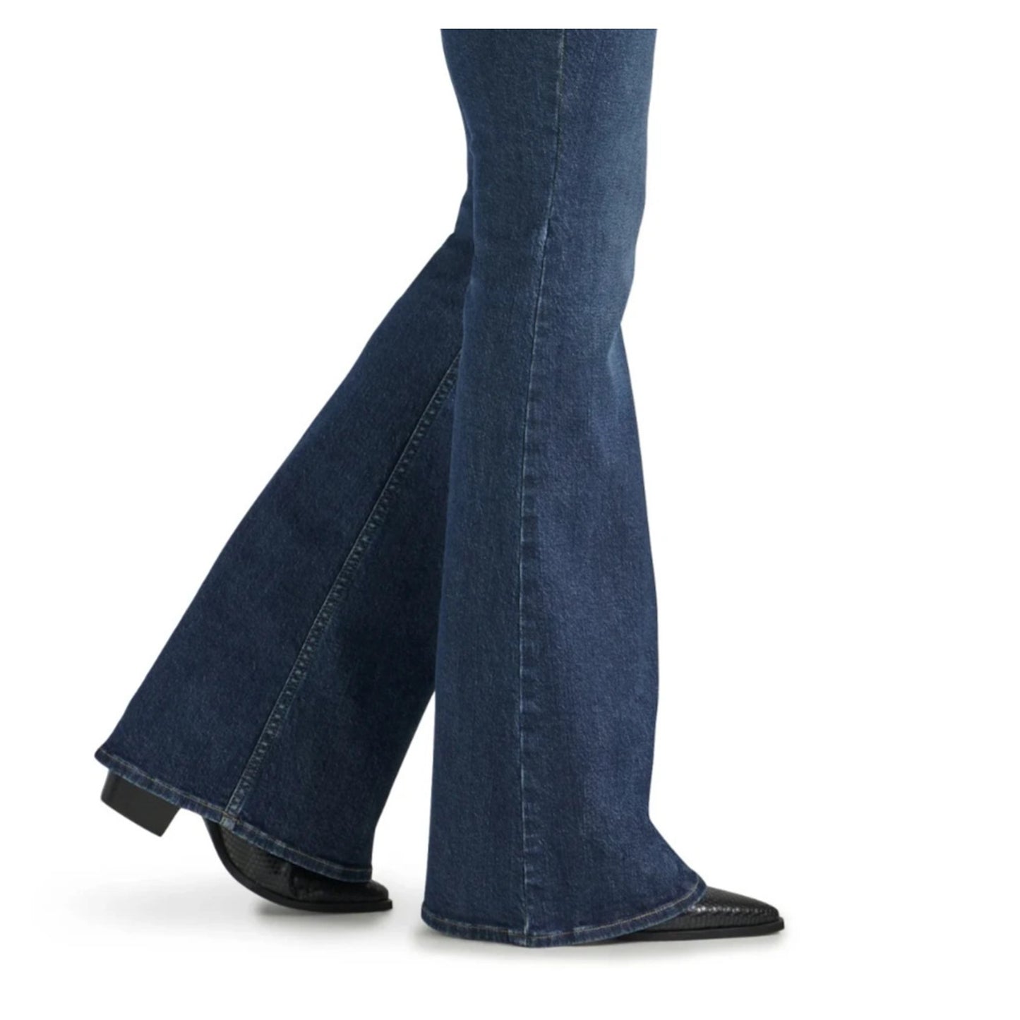 Lee Womens Legendary Flare Jean Full Dark Wash Size 4

Lee® Womens Legendary Flare Jean Full Dark Wash Size4