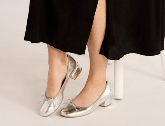 Time and Tru Women's Ballet Block Heel Pumps Silver Size 7