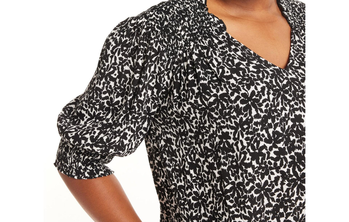 Terra & Sky Womens Plus Size Smocked V-Neck Blouse Floral/Black Size 3X(24W-26W)