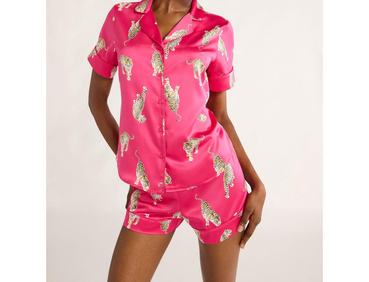 Joyspun Womens Stretch Satin Shortie Pajama Set 2-Pcs Fuchsia Burst/Tigers Sz L