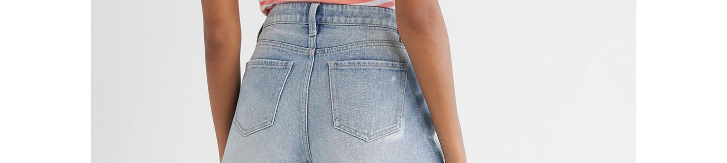 Time and Tru Womens Denim Shorts with Destructed Hem 4" Inseam Light Wash Sz 14