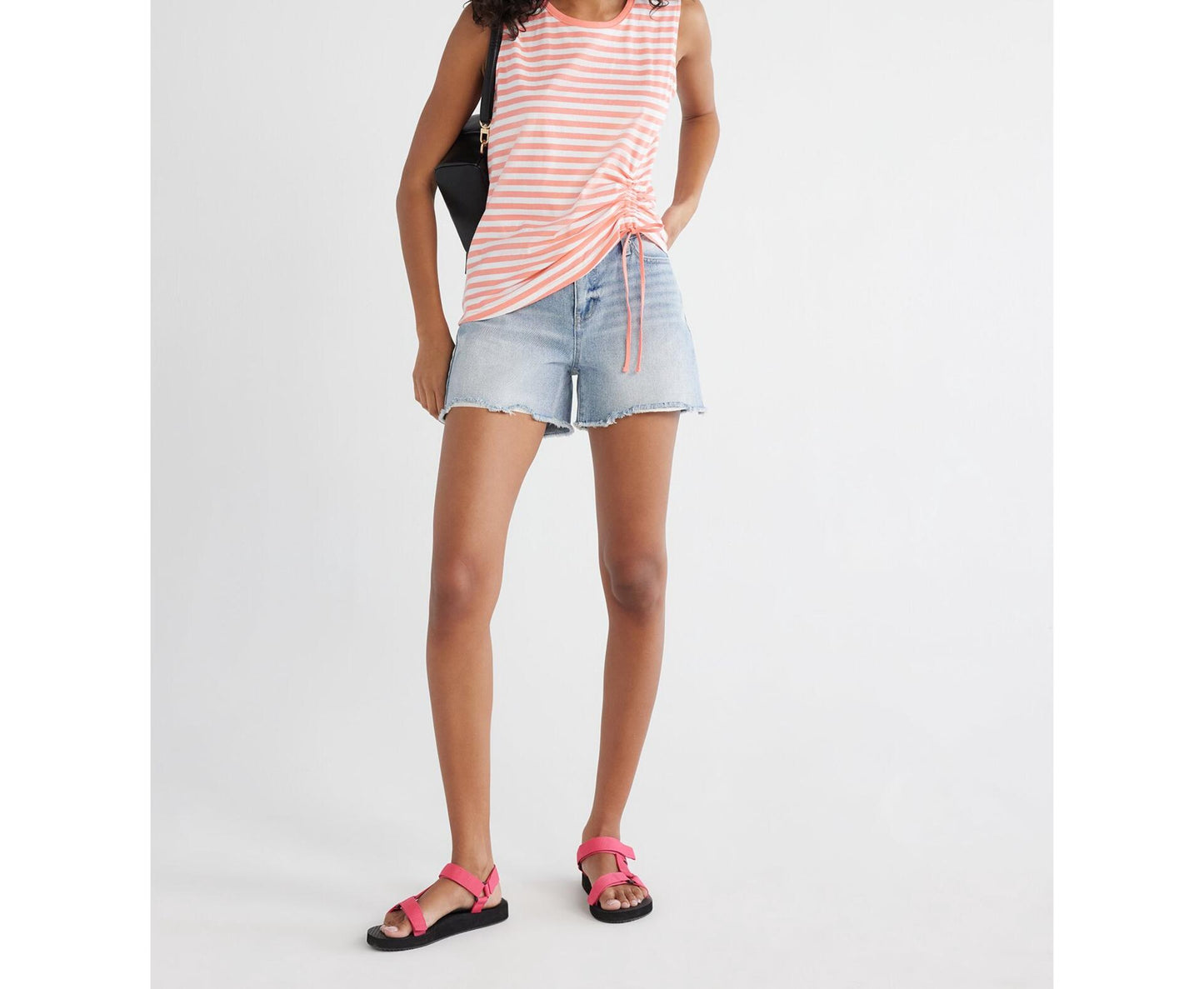 Time and Tru Womens Denim Shorts with Destructed Hem 4" Inseam Light Wash Sz 14