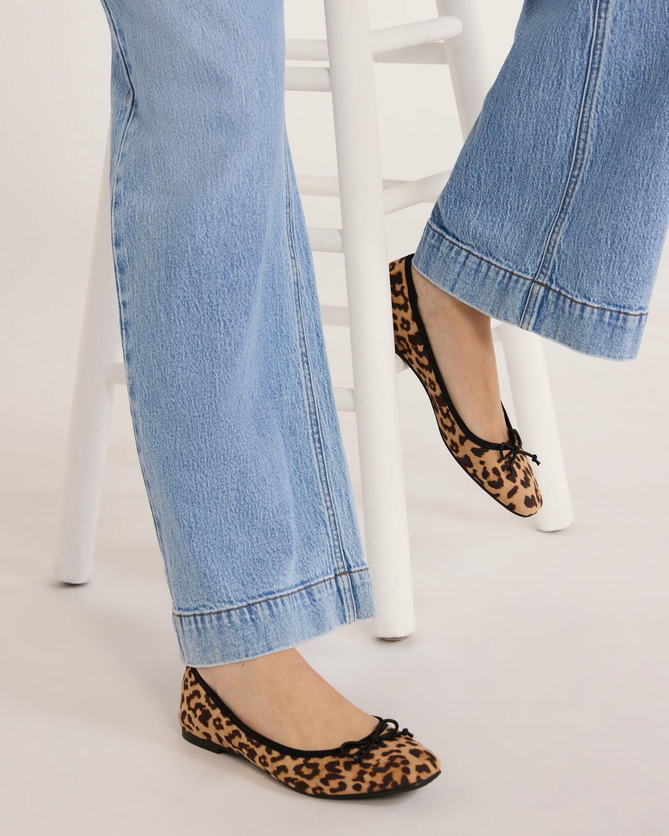 Time and Tru Womens String Bow Ballet Flats Leopard Size 10