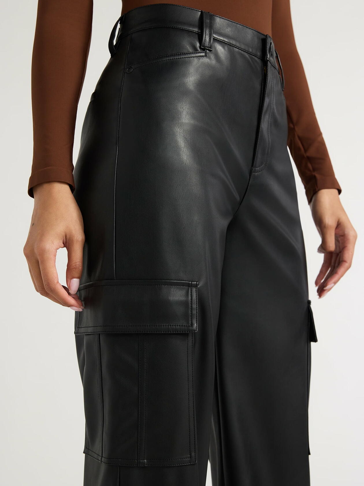 Sofia Jeans Womens Relaxed Straight High Rise Cargo Pant 32.5" Inseam Black Sz 4